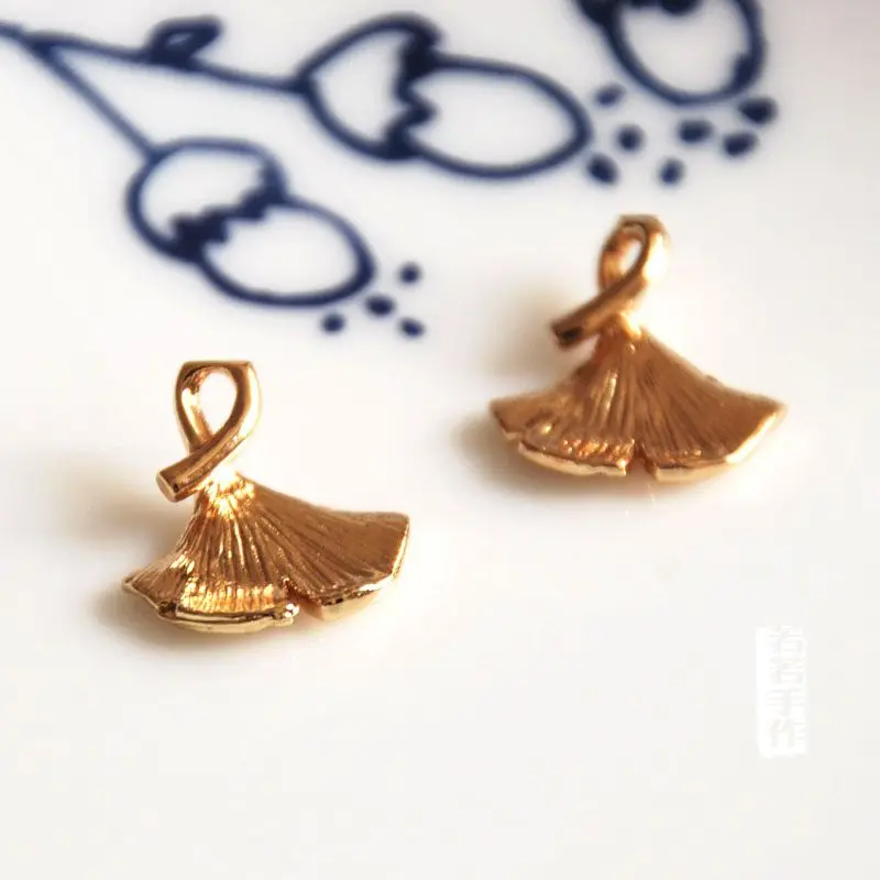 

4 pcs/lot gold color charms gingko leaf golden jewelry making craft findings DIY for women