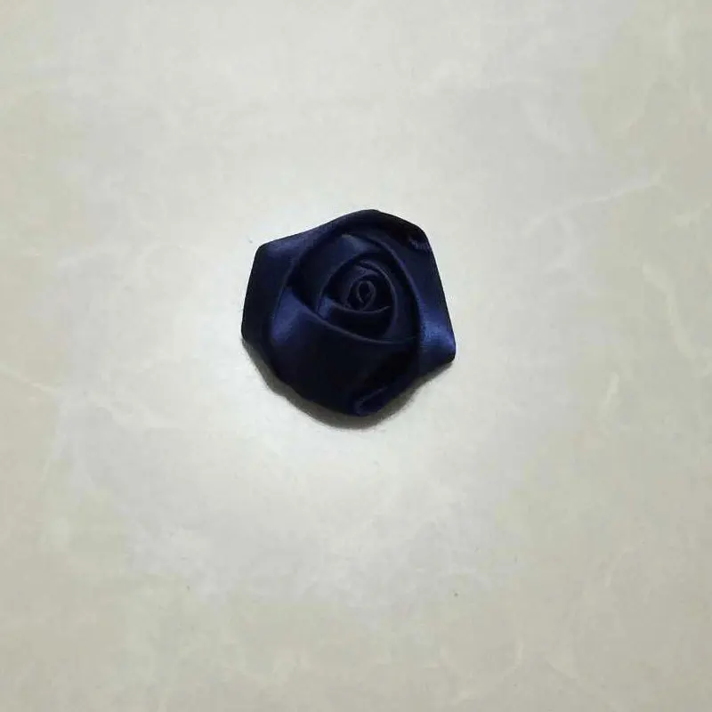 Navy Blue Набор 100 шт./лот сделай сам ручная работа диаметр 3,5 см атласная роза Искусственные ленты цветок для невесты Свадебный букет декоративный - Цвет: Navy Blue