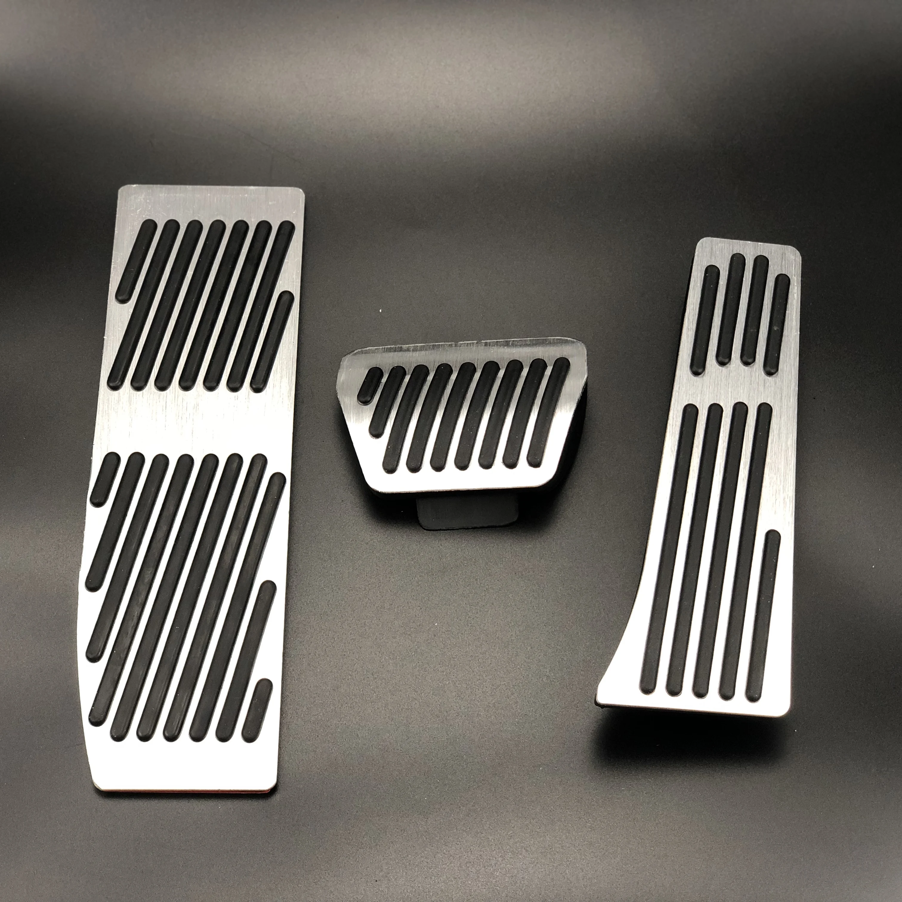 Car Accessories For BMW 3 5 series E30 E32 E34 E36 E38 E39 E46 E87 E90 E91 X5 X3 Z3 MT/AT pedal Pads Cover Stickers Car Styling