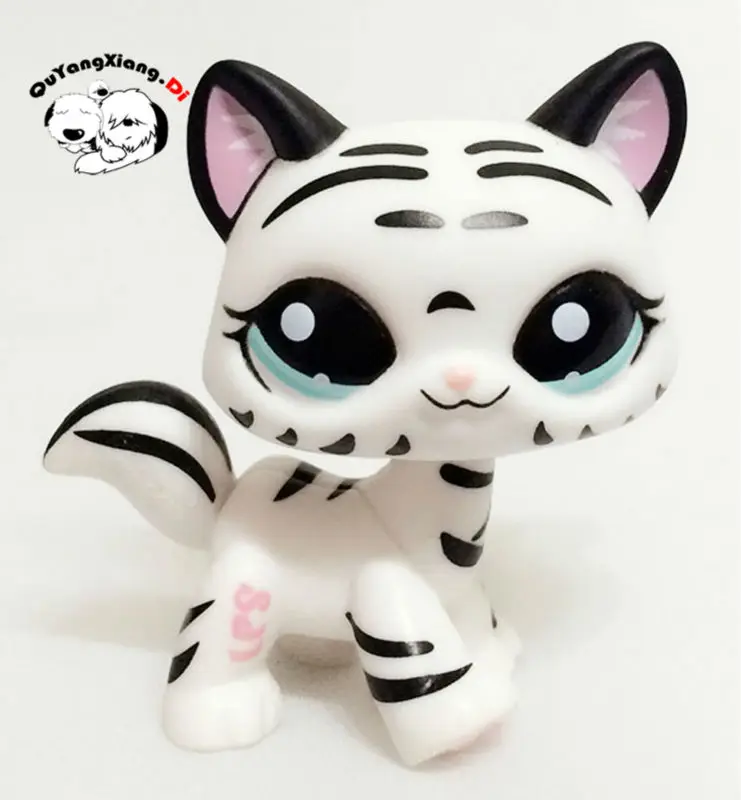 

CWM011 Pet Shop Animal black and white cat doll action Figure kitten