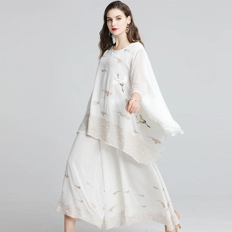 Top Grade Designer Clothing Sets 2019 Summer Pant Suit Women Luxurious Embroidery Loose Tops Blouse+Wide Leg Pants & Capris Set