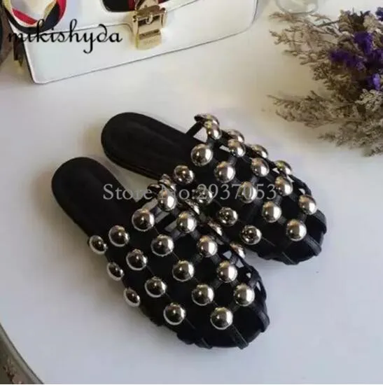 Женские модельные сандалии на плоской подошве с вырезами без застежки | Обувь