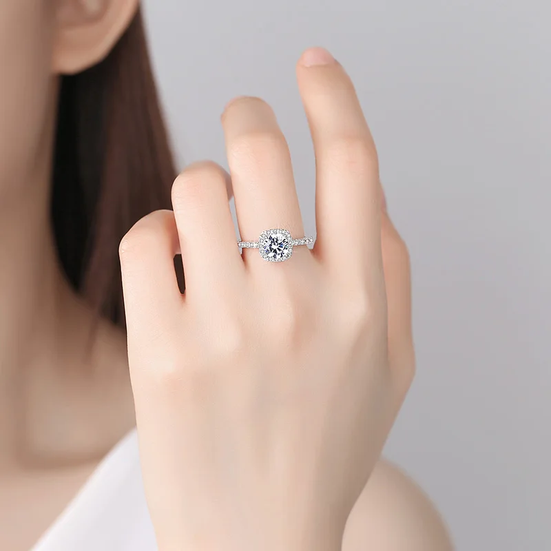

Solid 18K White Gold Au750 1Ct DF Round Cut Engagment Ring Lab Diamond Moissanites Halo Ring For Women