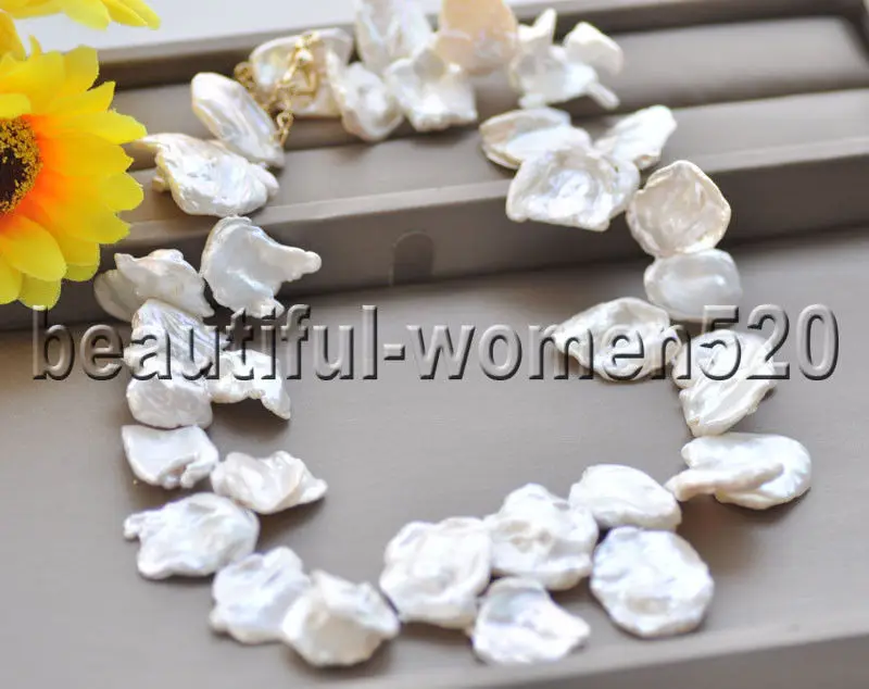 

Z8873 Big 30mm White Baroque Lamina Keshi Pearl Necklace 19inch