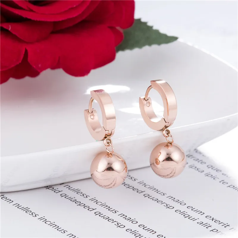 Геометрические шпильки из титановой стали серьги-гвоздики со стальным шариком