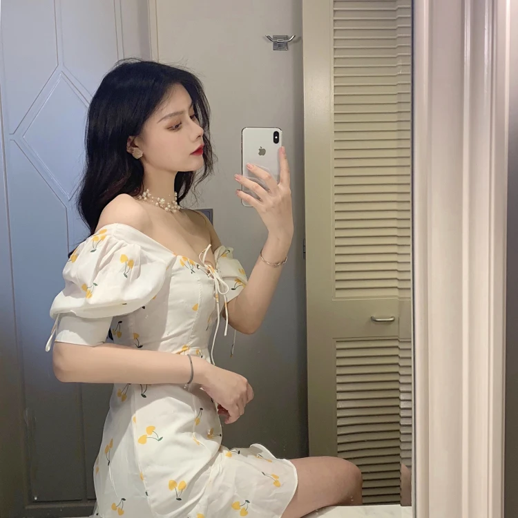 Женское винтажное короткое платье с желтым принтом вишни на шнуровке квадратным