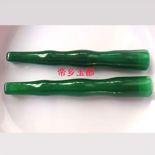 

Chinese natural agate carving grind arenaceous jade cigarette holder and pipe in mouth green 15647
