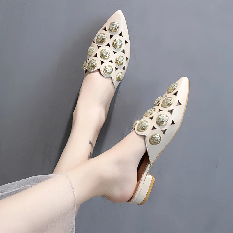 Осенние туфли 2019 лето новые дикие модное популярное острым плоской подошве ins