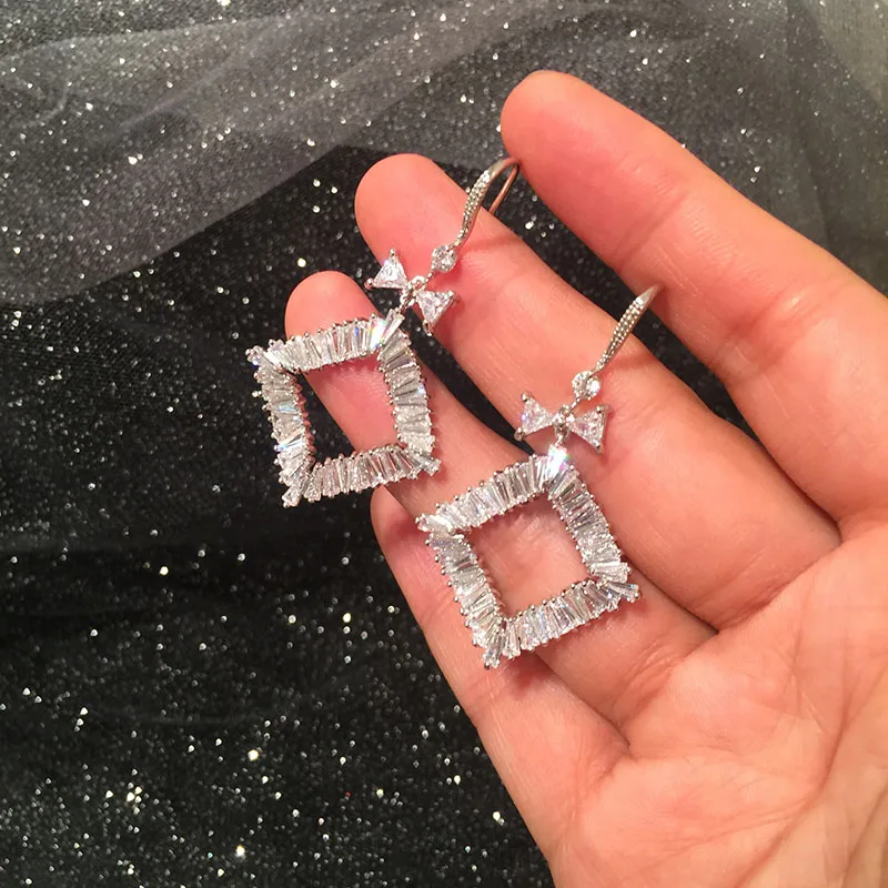 Женские сережки с квадратным бантом Ciliy серебристые микро инкрустацией из