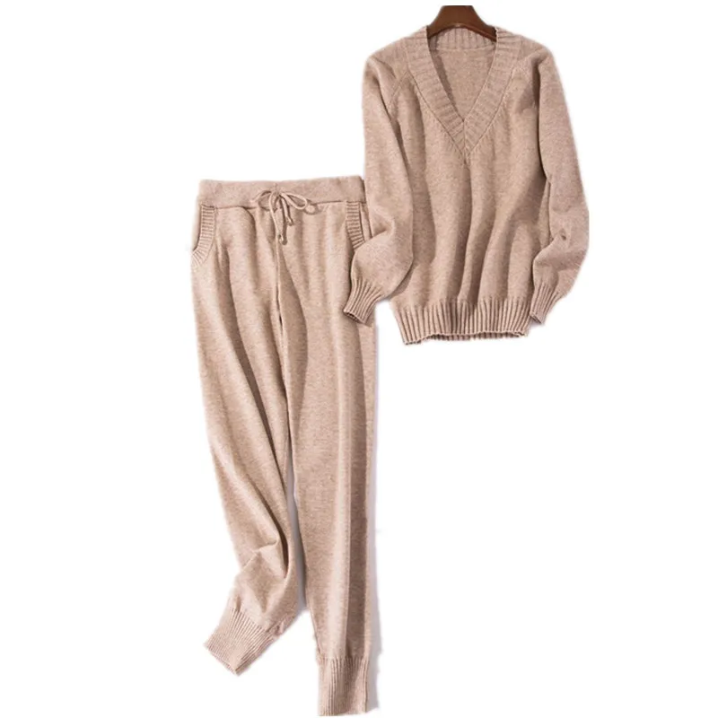 Женский спортивный костюм трикотажный из 2 предметов на осень и зиму |