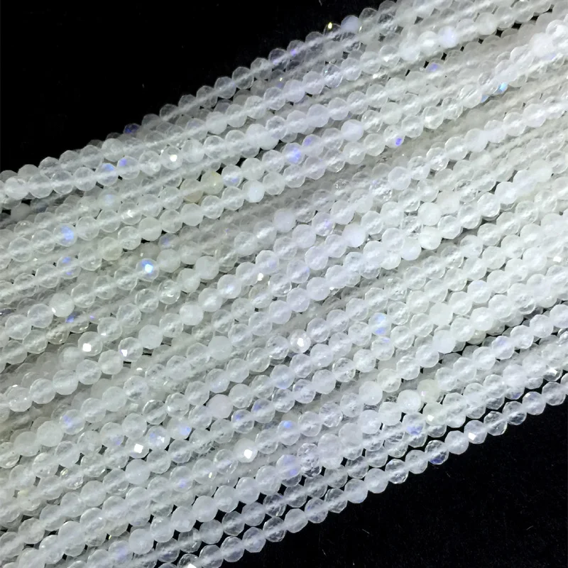 Граненые маленькие круглые бусины с натуральным голубым и белым лунным камнем 2-4