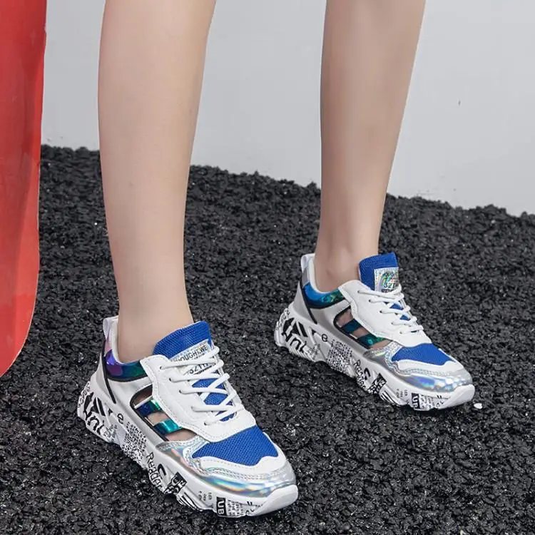 Женские кроссовки на массивной платформе Белые Повседневные с вырезами и