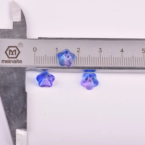 Серьги с прозрачным стеклом 6*8 мм серьги цветком и серебристым низом головные