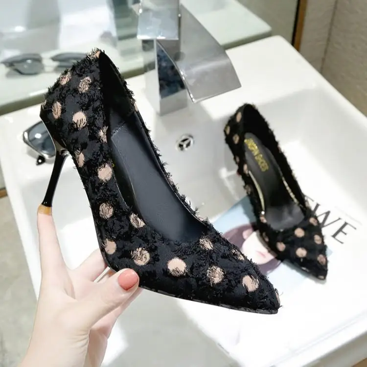 Замшевые туфли-лодочки в горошек стиле ретро женская обувь с острым носком без