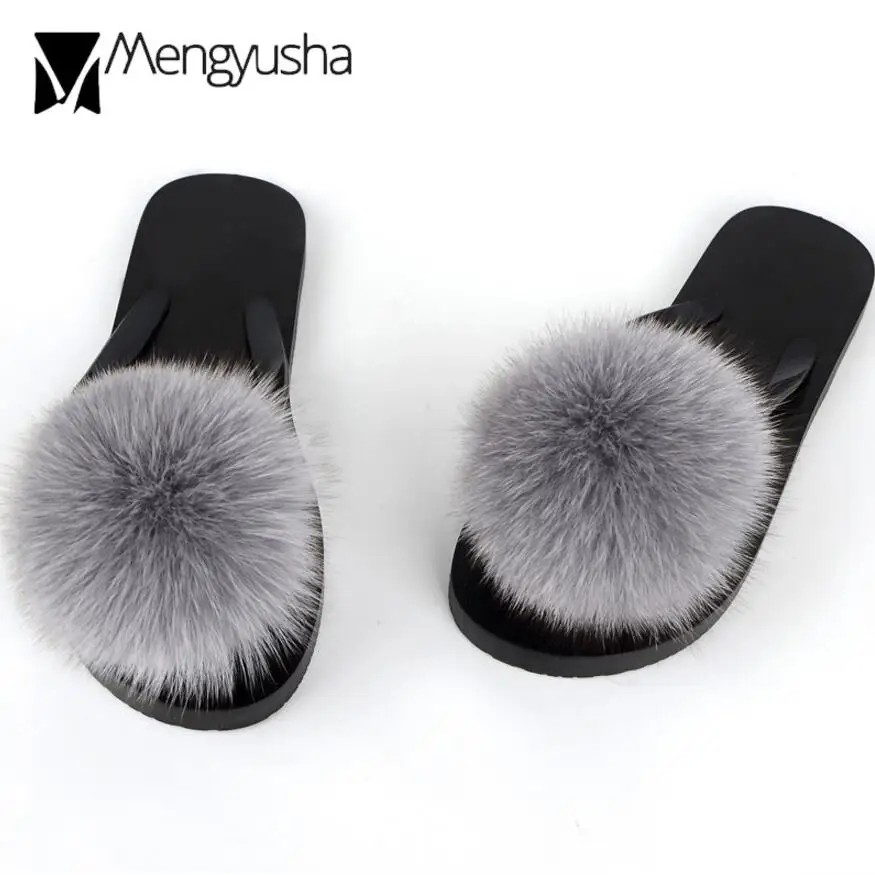 Женские шлепанцы на натуральном лисьем меху с помпоном из натурального меха