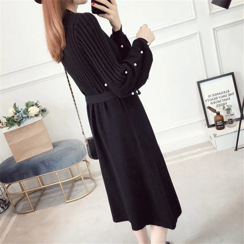 Осенне-зимнее женское трикотажное платье с поясом и рукавами-фонариками длинные