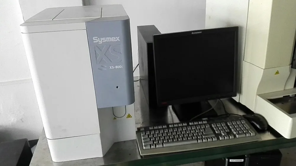 Цельная машина Sysmex XS800i.|Защита экрана| |