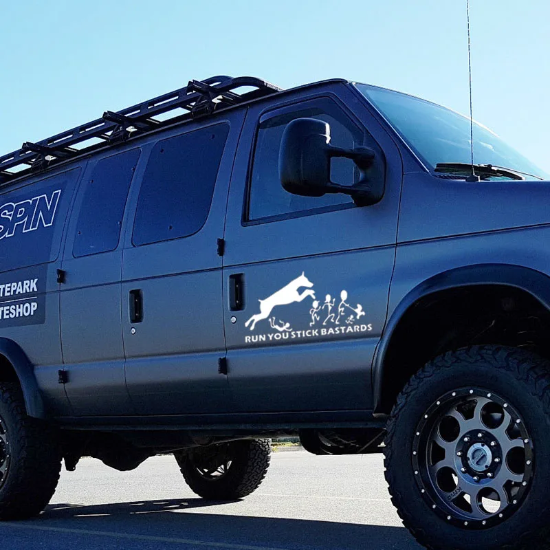 Горячая Распродажа Доберман палка Семья наклейка Стикеры Run окна автомобиля