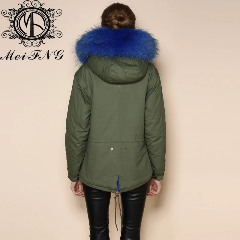 Короткая куртка с капюшоном короткая в Корейском стиле подкладкой из