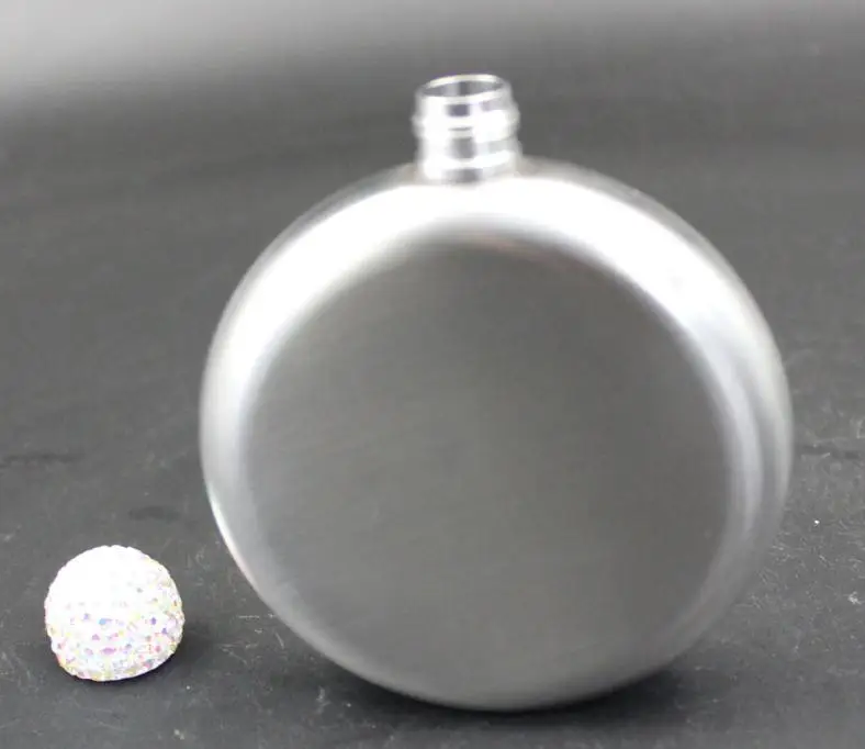 

304 Stainless Steel Rhinestone Lids Round Hip Flask 5oz Round Hip Flask Men Pocket Portable Flagon Whisky Wine Bottles SN1036