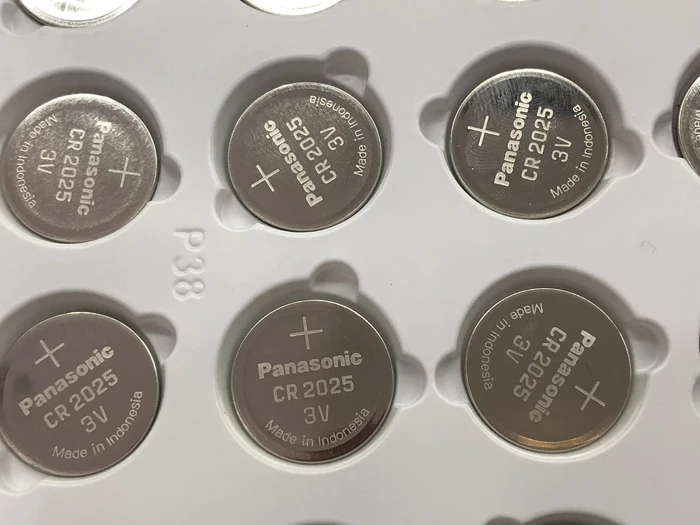 200 шт./лот новая Оригинальная батарея для Panasonic CR2025 кнопочный элемент CR 2025 3 в