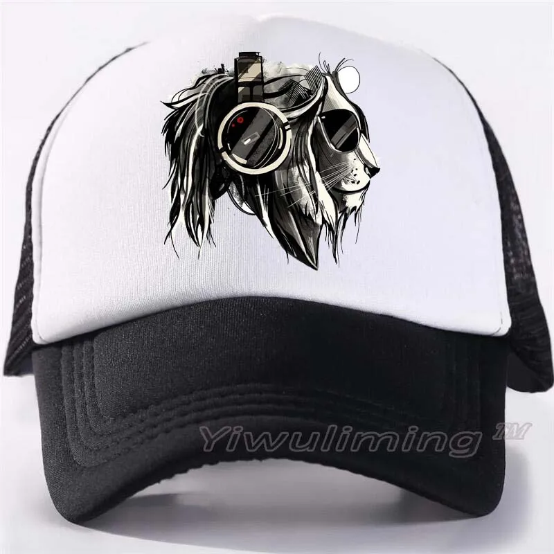 Кепка тракер Мужская сетчатая крутая бейсболка с наушниками и львом