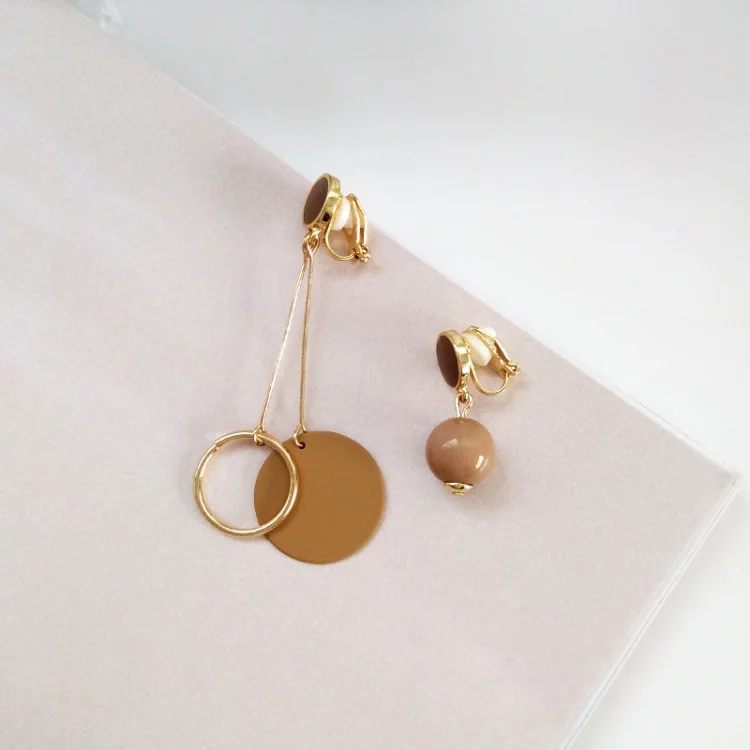 Clip Earrings-Coffee Кофейные круглые асимметричные серьги без отверстий простой стильный зажим в форме шарика На серьгах не прокалываются ювелирные изделия для женщин - Окраска металла: Clip Earrings-Coffee