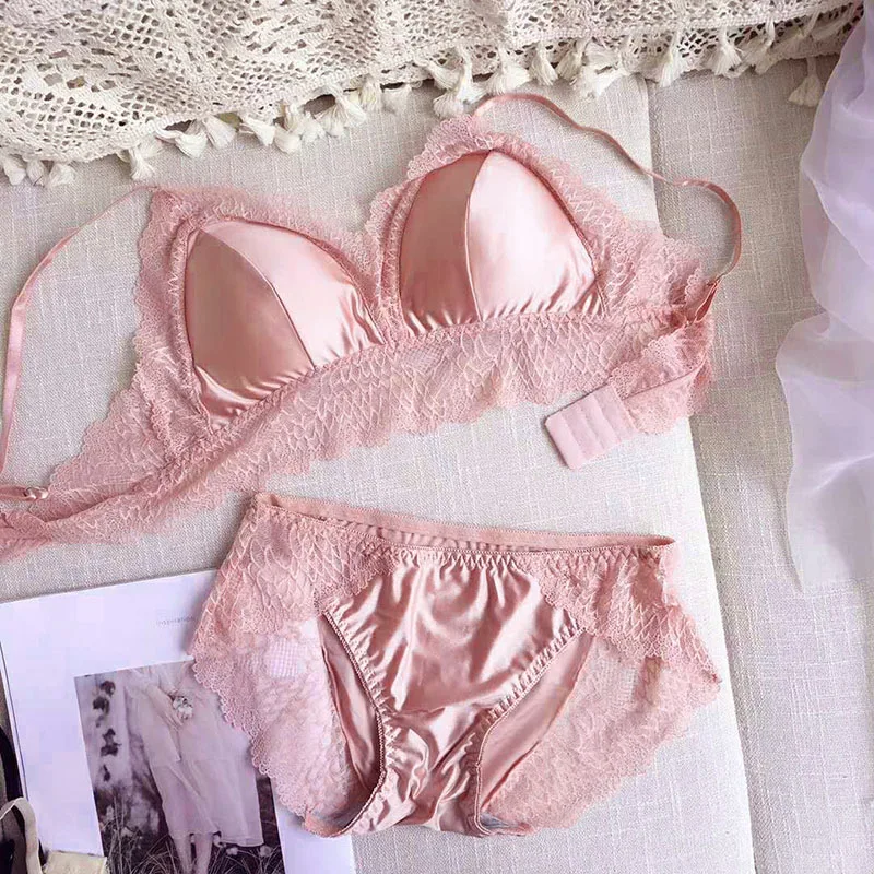 

Women Sexy Bra Set Wire Free Bra Lace Floral Briefs Underwear Ice Silk Wrapped Chest Two-piece Set