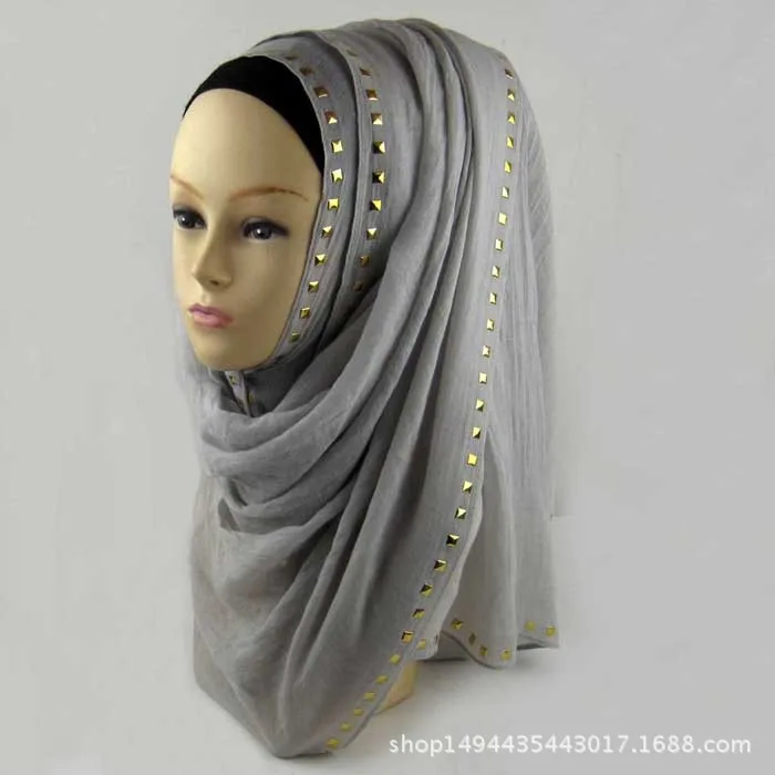 23 light grey Золотой шарф с заклепками, хлопковый мусульманский хиджаб шаль, Дамская длинная однотонная шаль, Пашмина, ислам, женский шарф, головной платок, повязка на голову - Цвет: 23 light grey