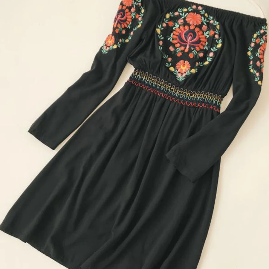 Sishot плиссированное платье Для женщин Slash шеи спинки с длинным рукавом этнические