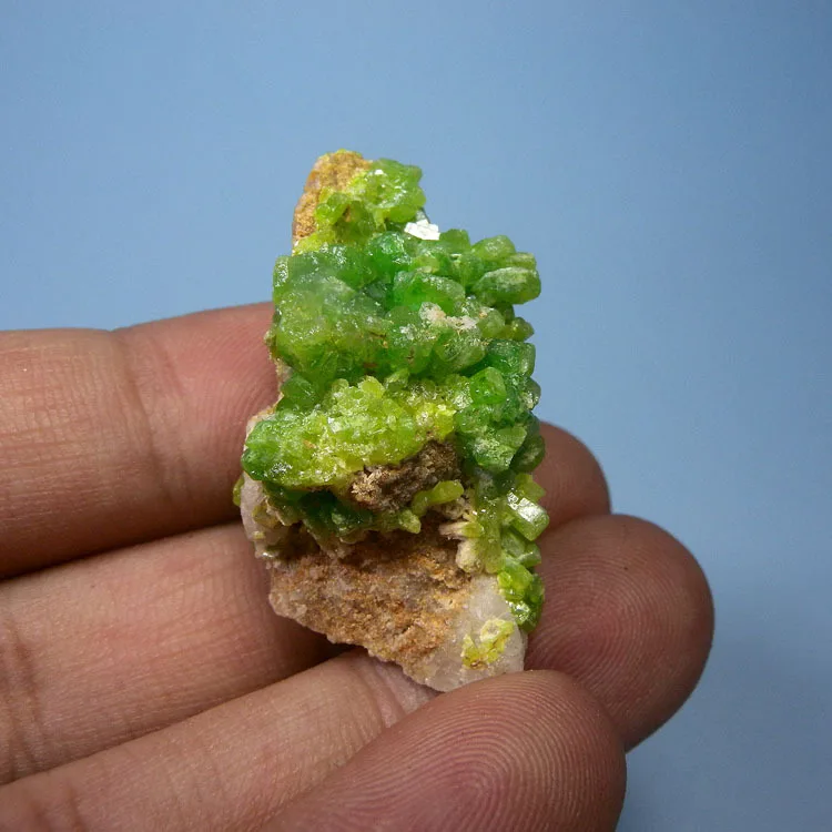 Природный минерал Pyromorphite природные минеральные кристаллы учебные образец
