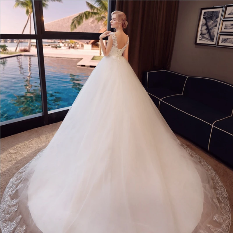 Бальные платья на бретельках с v-образным вырезом кружево аппликацией и бисером