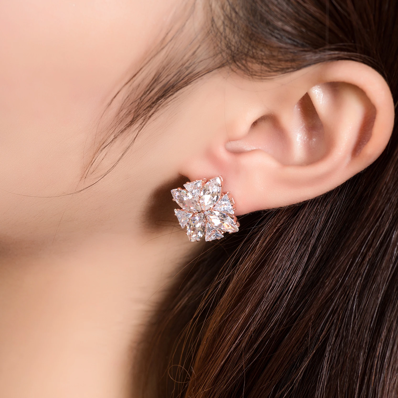 Женские серьги-пусеты Sakura модные роскошные золотые серьги с фианитом для