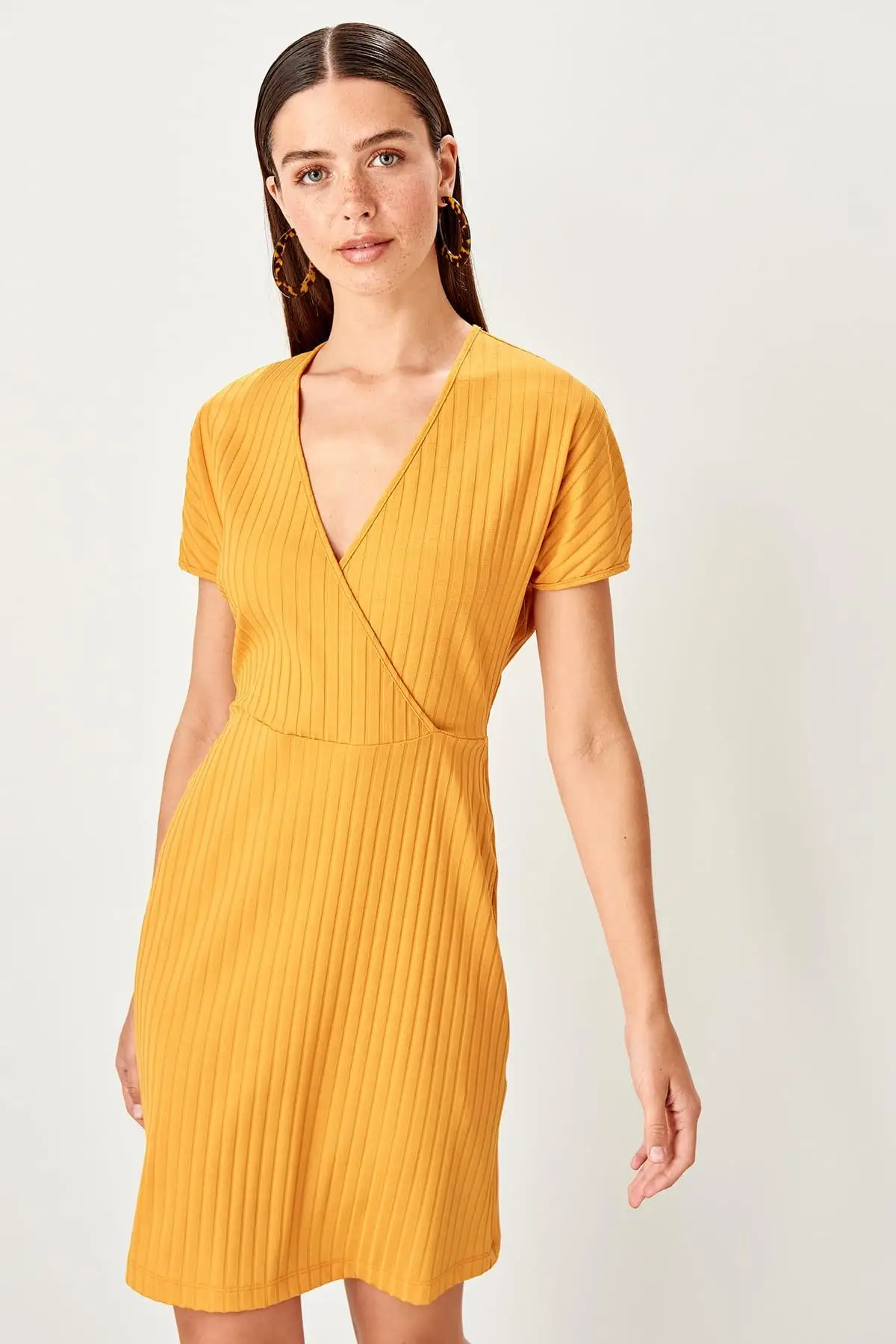 Trendyol желтое двубортное трикотажное платье TWOSS19XM0119|Женские платья| |