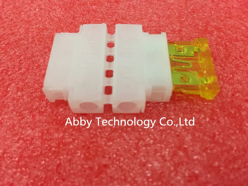 Бесплатная доставка 10 шт. Авто Стандартный Средний держатель предохранителя + 20А