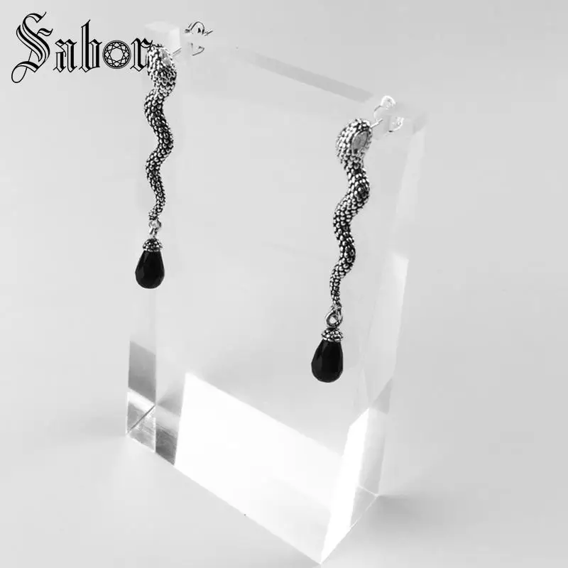 Серьги-гвоздики в виде змеи с черными кристаллами новинка 2020 ювелирные изделия