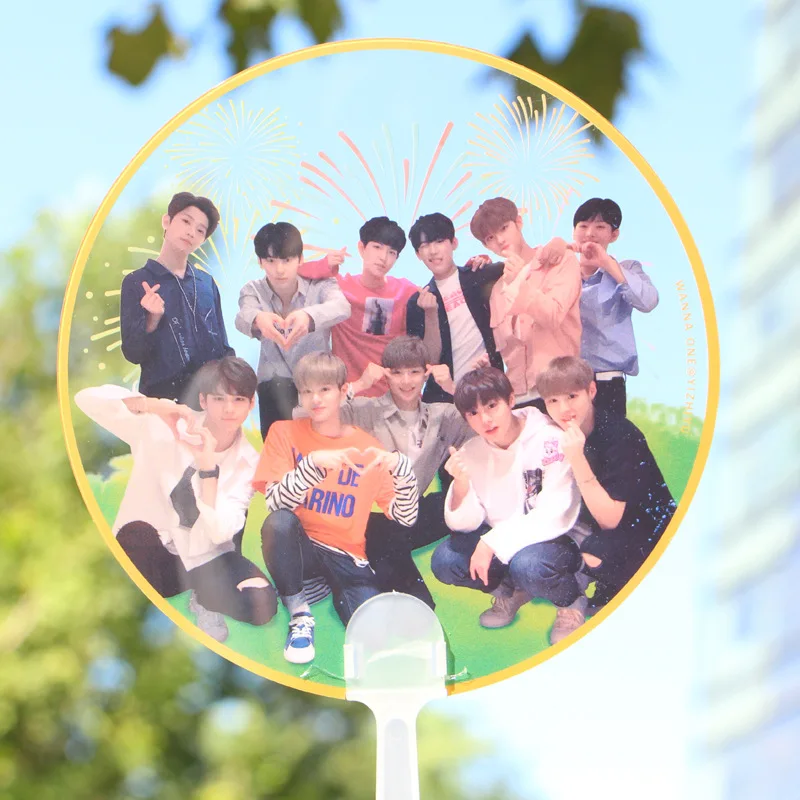 [MYKPOP]WANNA ONE All Menbers Mimi Fan прозрачный веер для K POP милый подарок SA18032923|Игровые фигурки