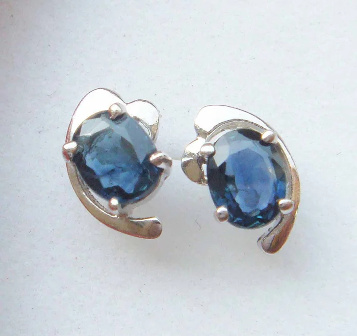 Sapphire Earings--925 sterling silver with beautiful packing |