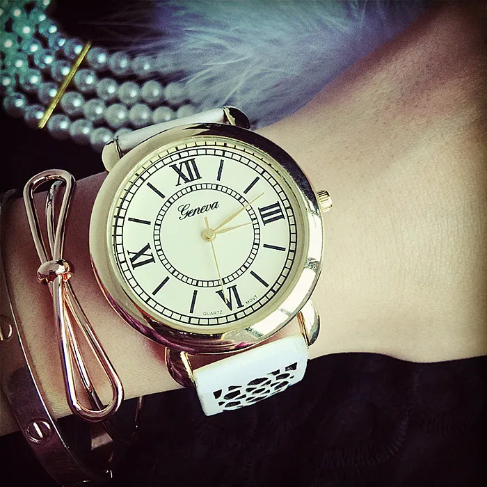 Трендовые женские часы новинка 2016 с замшевым ремешком Уникальные Кварцевые