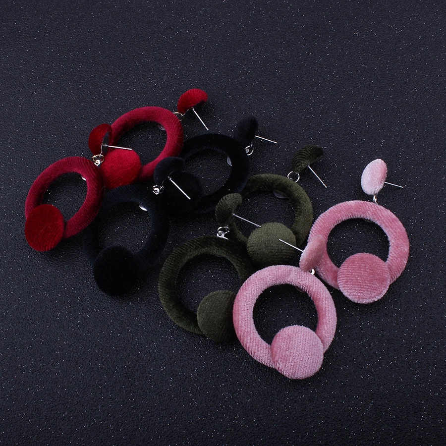 

4 Colors New Fashion Velvet Round Dangle Earrings Ear Drops For Women Circle Pendant Earrings Brincos Trendy Jewelry Aretes Gift