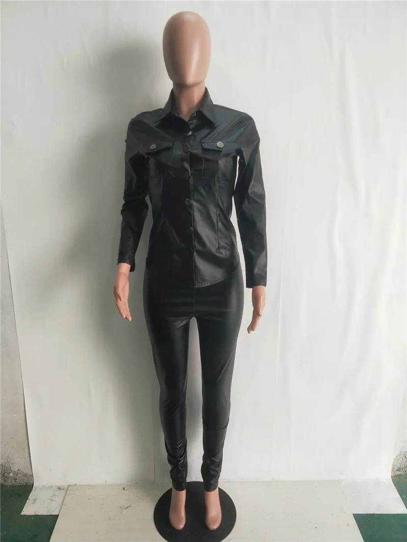 Женский комплект из двух предметов: куртка искусственной кожи с отложным