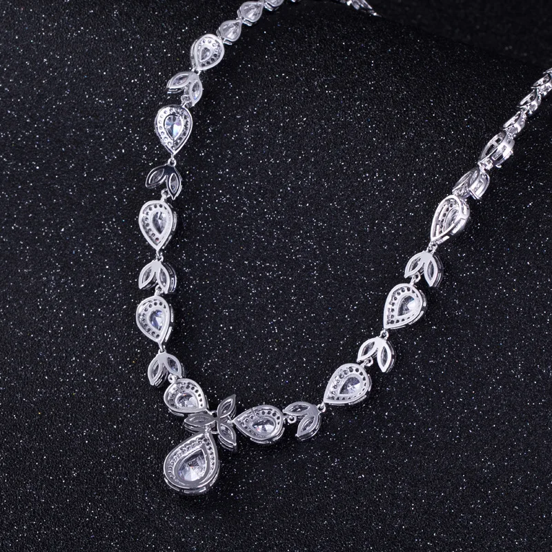 Комплект из колье и серёг с австрийскими кристаллами | Украшения аксессуары