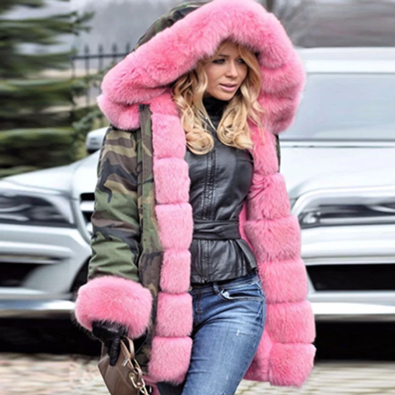 Женская камуфляжная куртка розовая длинная с капюшоном и натуральным мехом лисы