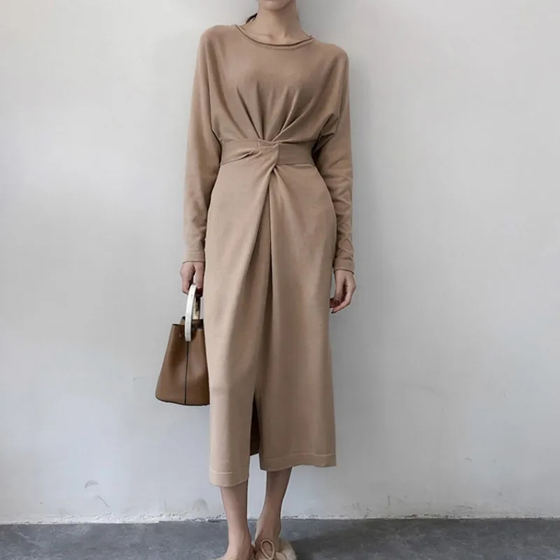 Женское Короткое трикотажное платье дизайнерское осеннее длинное с длинным