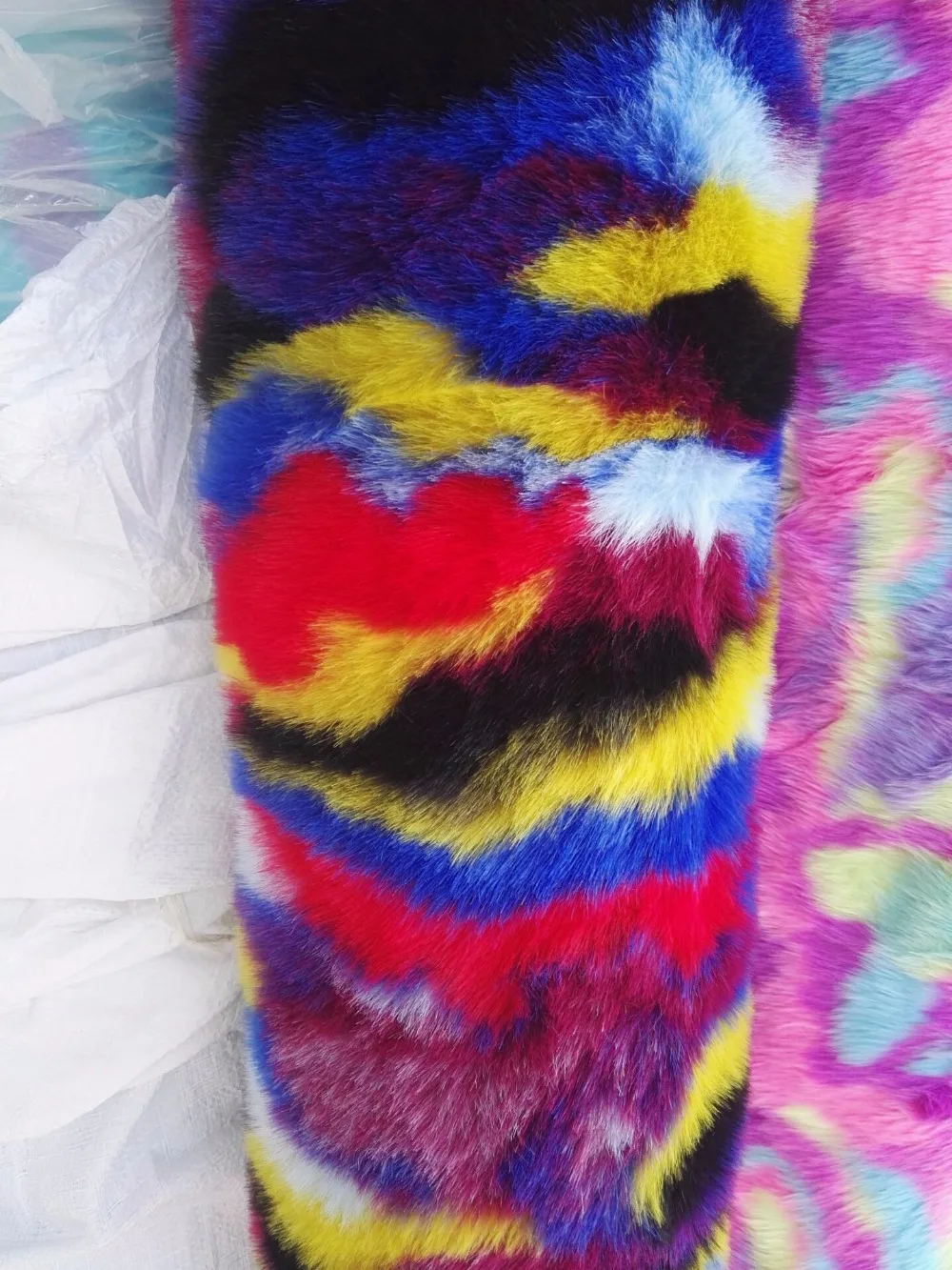 Высококачественная Радужная ткань из искусственного меха для одежды