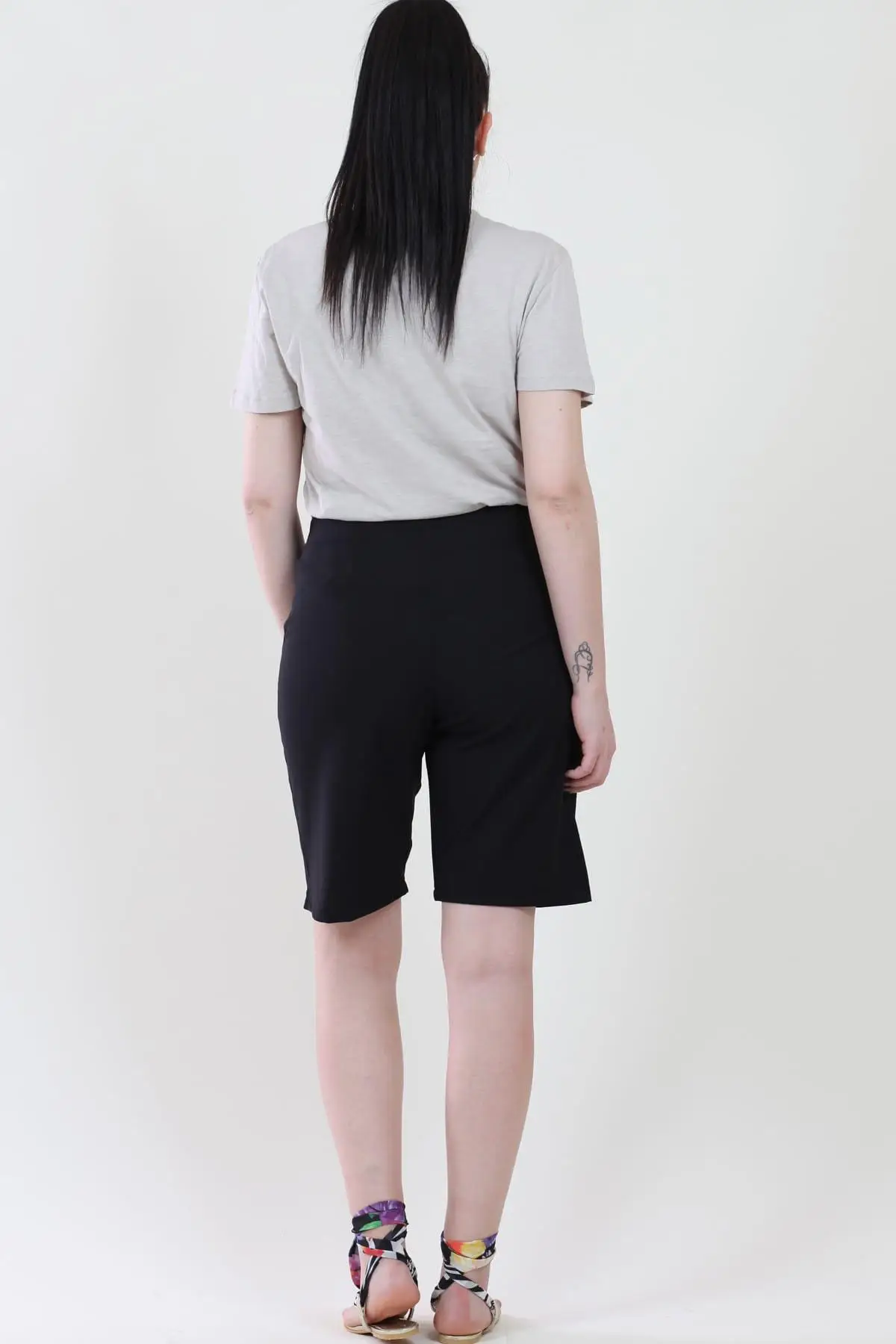 Sans Textile женские черные шорты из лайкры с карманами 65N10905 | Женская одежда