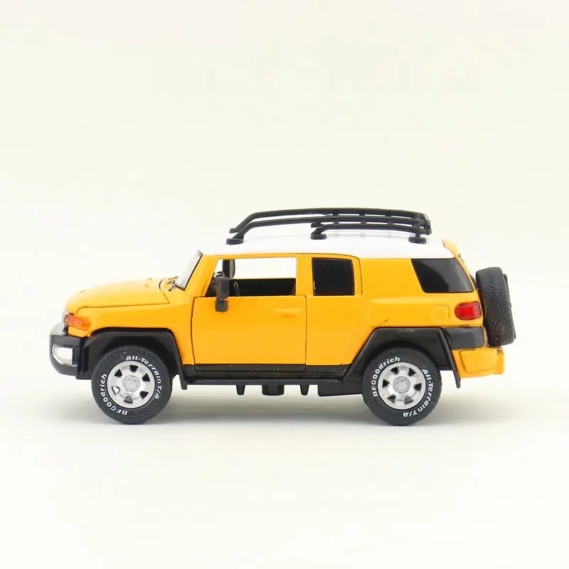 Автомобиль TOYOTA FJ Cruiser SUV 1:32 со звуком и светом образовательная коллекция подарок