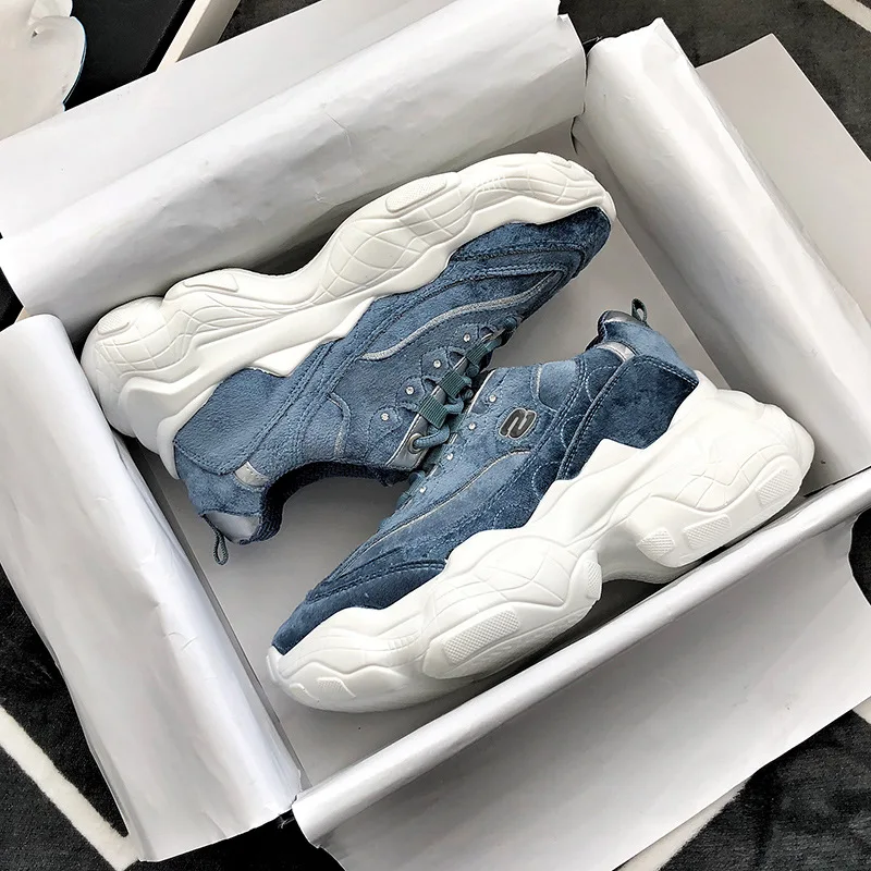 Женские кроссовки на массивной платформе синие весенние брендовые черные туфли