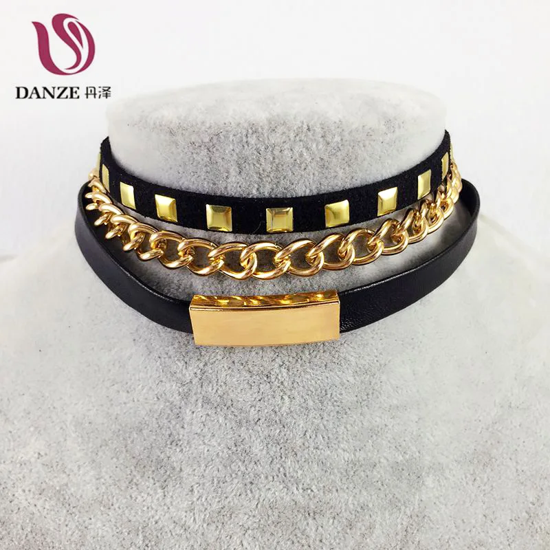 Женский кожаный ошейник с заклепками DANZE черный готический из цинкового