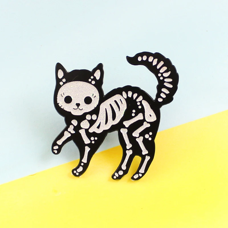 Кошка Скелет Готическая брошь флэш черный Кот белые кости эмаль булавки джинсовые куртки нагрудные значки с животными Хэллоуин забавные ювелирные изделия